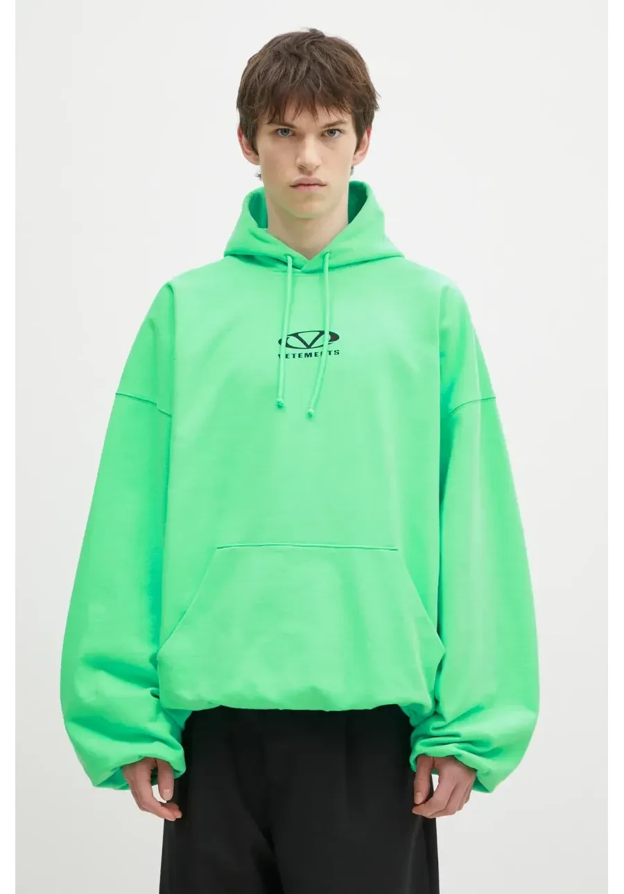 obrazek 1 VETEMENTS bluza Oval Logo Cropped Boxy męska kolor zielony z kapturem z nadrukiem UA66HD600E