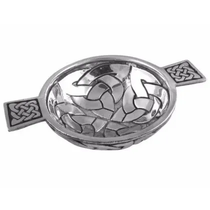 Zdjęcie Duża czarka Quaich z pewteru zdobiona celtyckim wzorem – oryginalny prezent