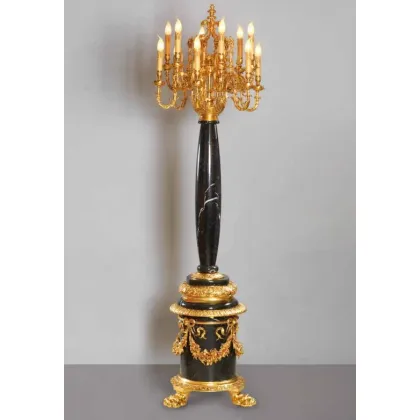 Zdjęcie Designerska lampa stojąca z Włoch