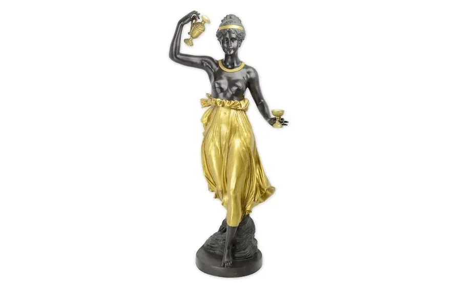 obrazek 1 Stylowa rzeźba kobiety ze szklanką wykonana z brązu