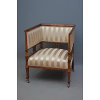 Zdjęcie Doskonałe krzesło w stylu edwardiańskim, mahoniowe, z tapicerowanym oparciem i bokami