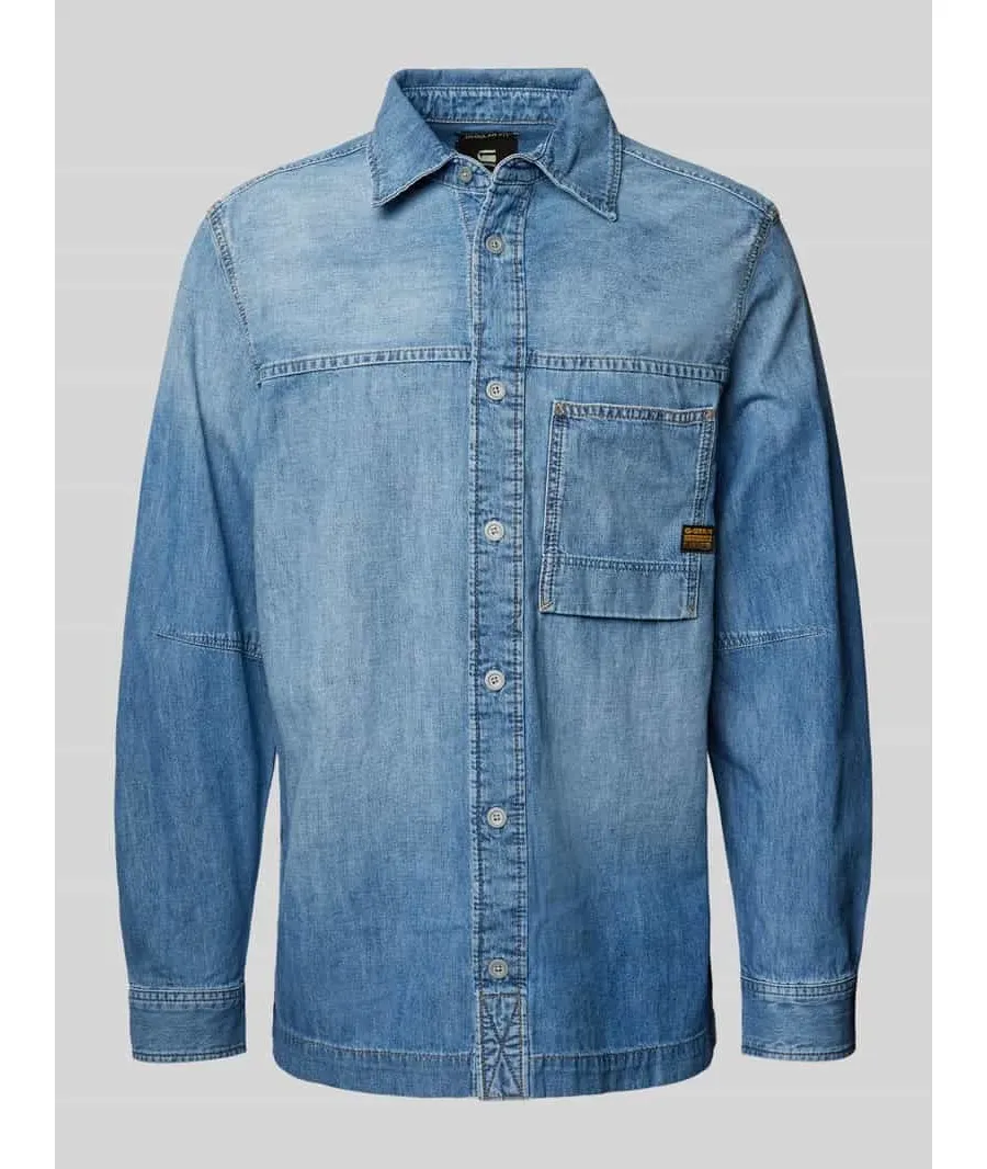 obrazek 1 Koszula jeansowa o kroju regular fit z kieszenią na piersi