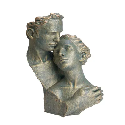 Zdjęcie Rozczulająca rzeźba kobiety i mężczyzny
