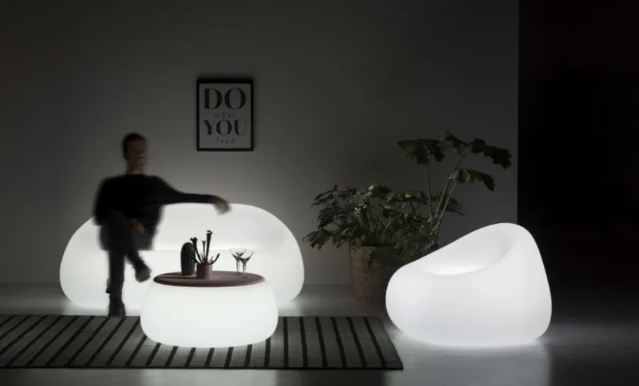 obrazek 2 Designerska sofa w stylu minimalistycznym do nowoczesnych ogrodów i wnętrz podświetlana lampą led - Plust