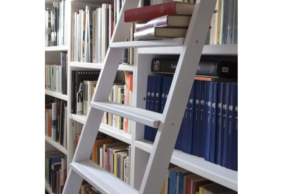 obrazek 3 Solidna i bezpieczna drabina Up z litego buku, dostępna w pięciu długościach