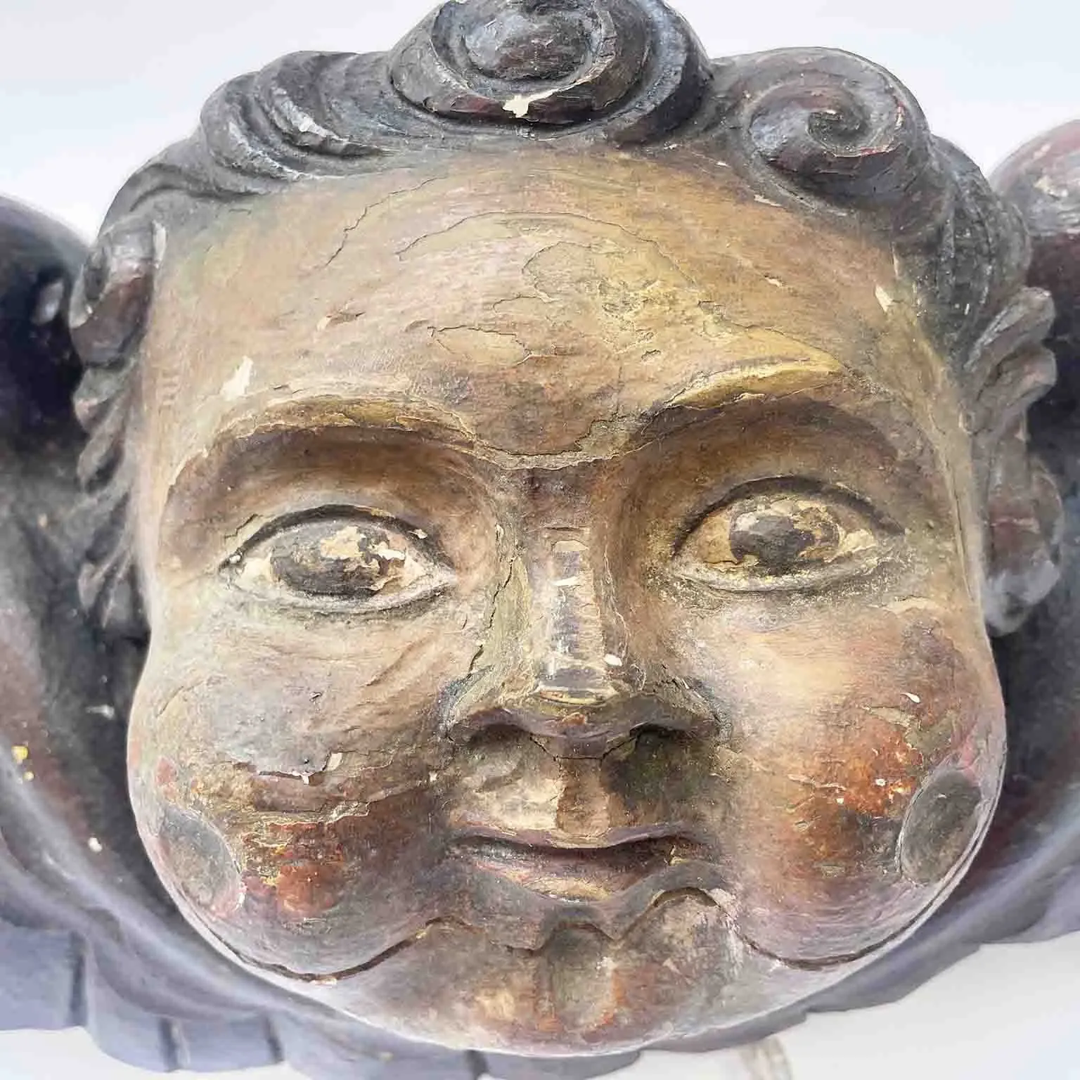 Zdjęcie Drewniane głowy aniołów ze skrzydłami - XIX wiek