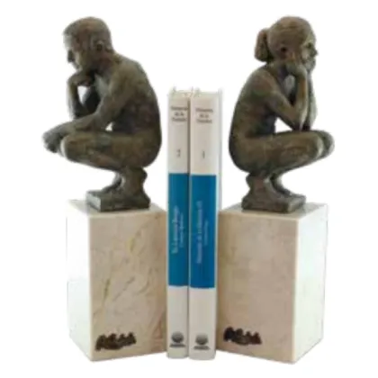 Zdjęcie Zamyślona para- nietypowe podpórki do książek