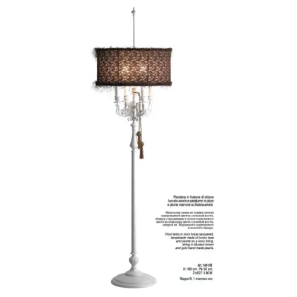 Zdjęcie Lampa podłogowa w lakierowanym mosiądzu w kolorze kości słoniowej z kloszem z brązowej koronki i piór - Il Paralume Marina