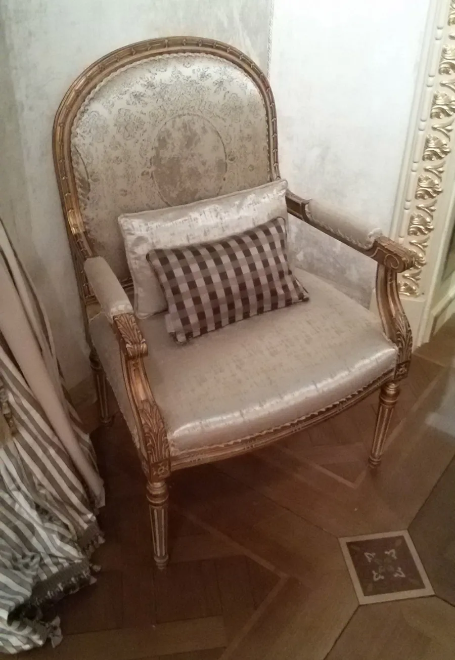 obrazek 2 Luksusowy fotel z poduszką prosto z Włoch