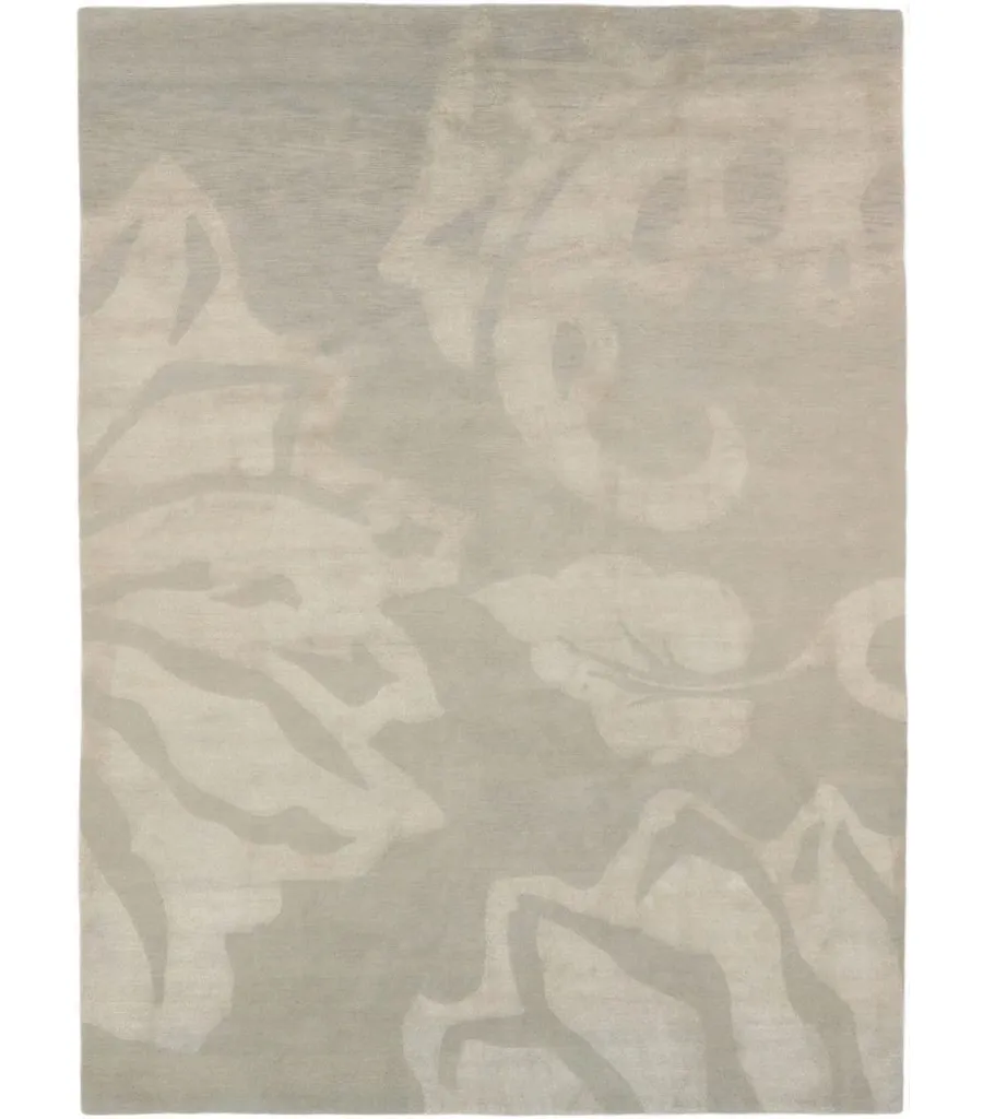 picture 1 Grey carpet made of Himalayan wool and silk with a flower motif