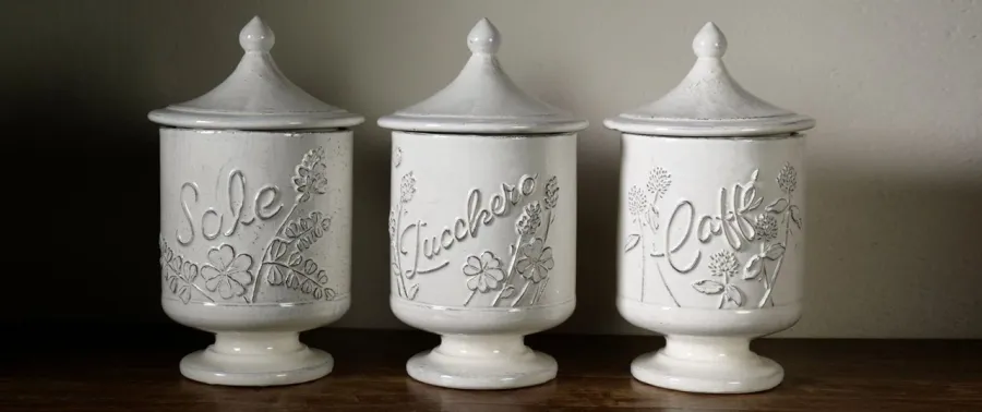obrazek 2 Ceramiczny pojemnik na sól w prowansalskim stylu - Virginia Casa
