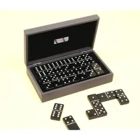 Zdjęcie Ponadczasowy zestaw do domino - skórzane etui z płytkami