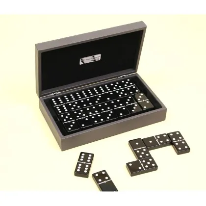 Zdjęcie Ponadczasowy zestaw do domino - skórzane etui z płytkami