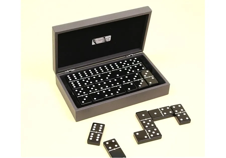 obrazek 1 Ponadczasowy zestaw do domino - skórzane etui z płytkami