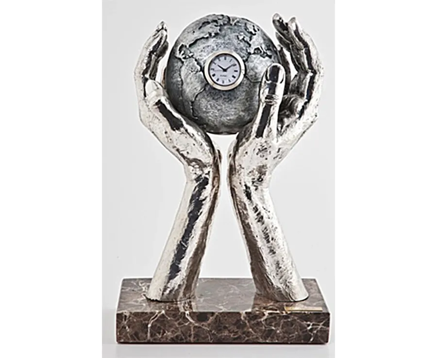 picture 2 Unique sculpture with a clock – globe in hands!