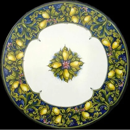Zdjęcie Elegancki blat do ogrodu wykonany z lawy zdobiony pięknym ornamentem – Ceramiche Valchida