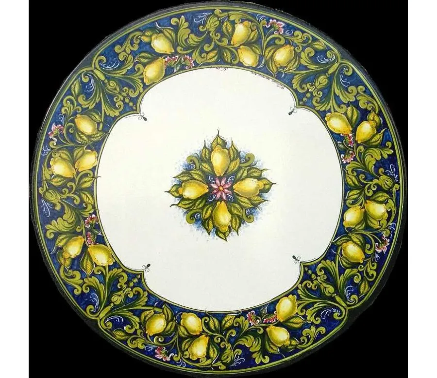 obrazek 1 Elegancki blat do ogrodu wykonany z lawy zdobiony pięknym ornamentem – Ceramiche Valchida