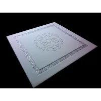 Zdjęcie Luksusowy dywan ze zdobieniem w kryształach