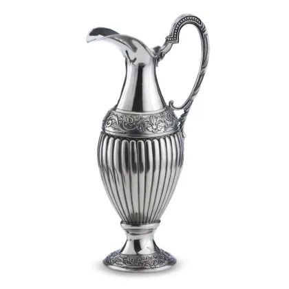 Zdjęcie Ekskluzywna karafka w stylu klasycznym do jadalni