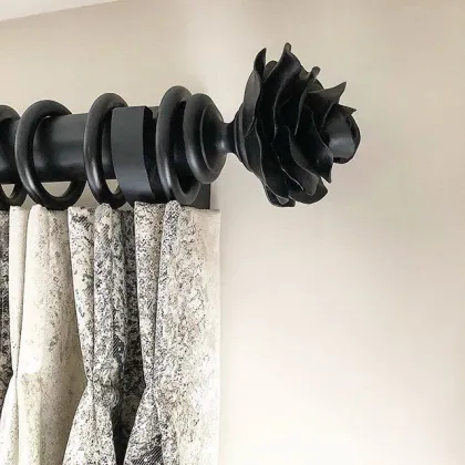 Zdjęcie Karnisz z motywem kwiatowym z drewna 45 mm - Byron and Byron ( komplet )