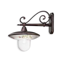 Zdjęcie Włoska lampa ścienna w stylu klasycznym na zewnątrz