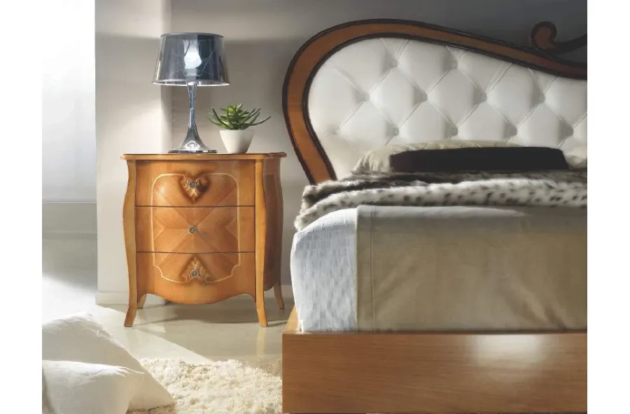 obrazek 1 Elegancka szafka nocna w kolorze jasnego orzechu z 3 szufladkami