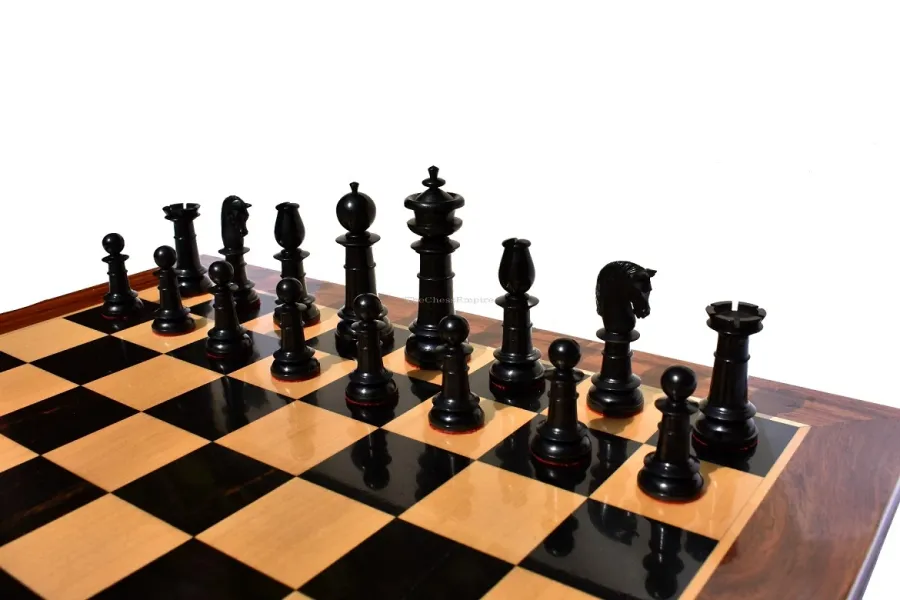 obrazek 7 Charakterystyczne figury szachowe The Northern Upright z planszą do królewskiej gry - The Chess Empire