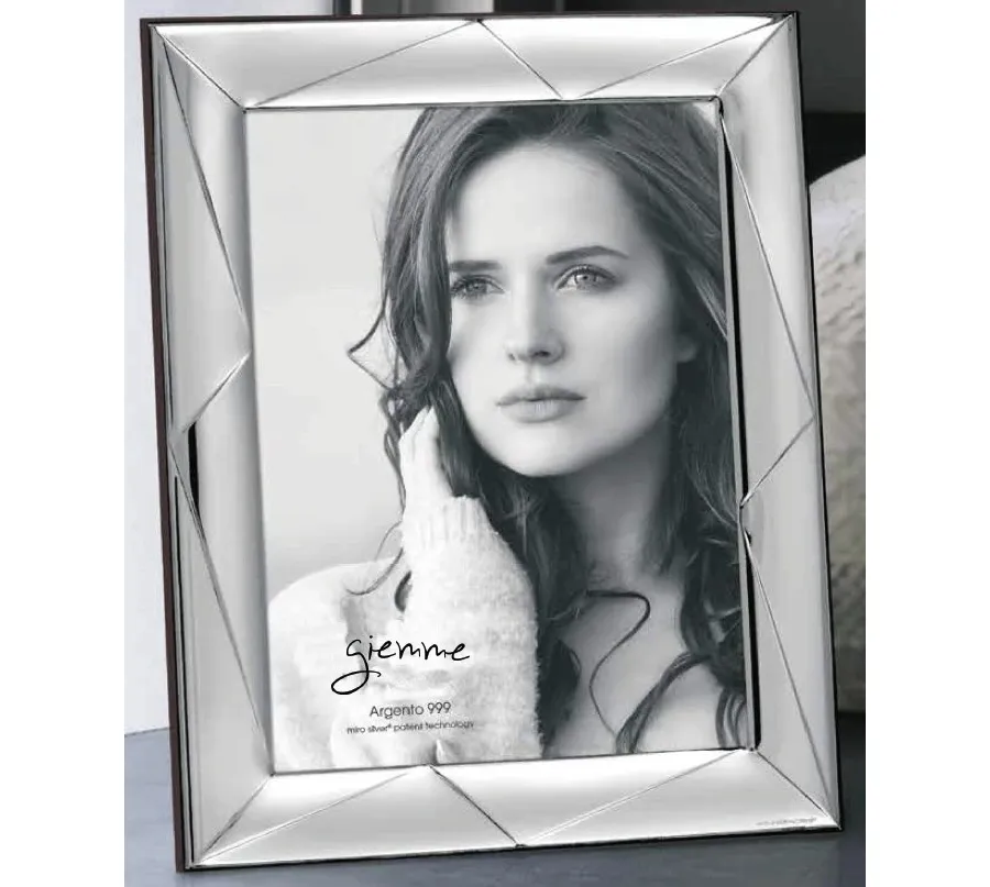 obrazek 1 Ramka na zdjęcia 18х24 cm w kolorze srebra ze zdobieniem w kształcie trójkątów