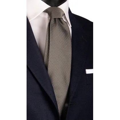 Zdjęcie Rzemieślniczy krawat jedwabny z Włoch