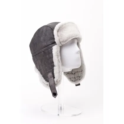 Picture A stylish men's fur hat as a gift