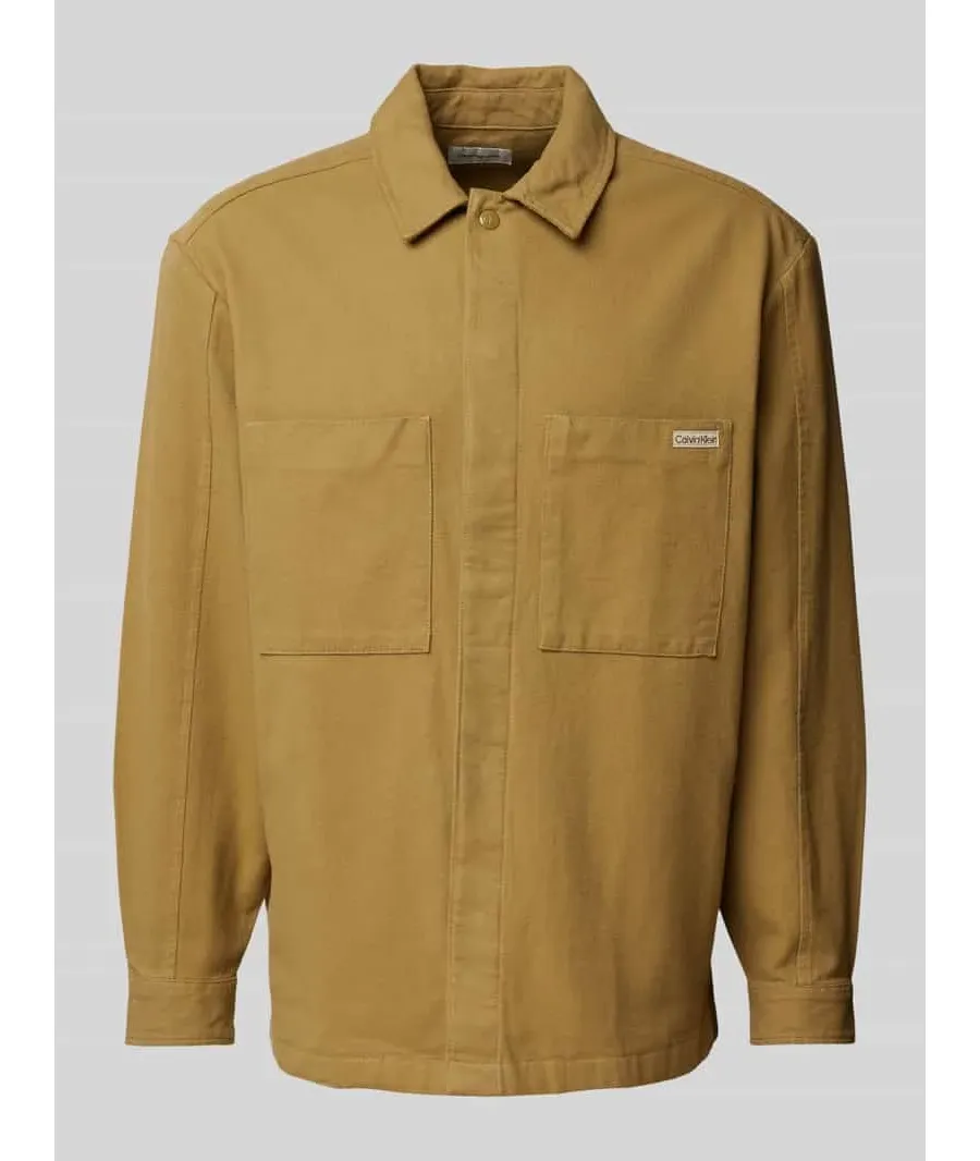 obrazek 1 Kurtka koszulowa o kroju slim fit z detalem z logo