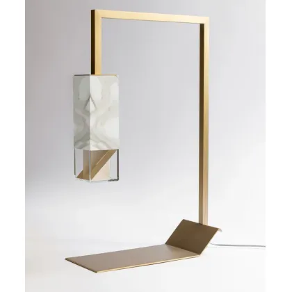 Zdjęcie Elegancka lampa stołowa z marmurowym wykończeniem
