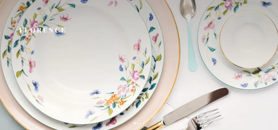 obrazek 2 Śliczna porcelanowa cukiernica z kolekcji Florence