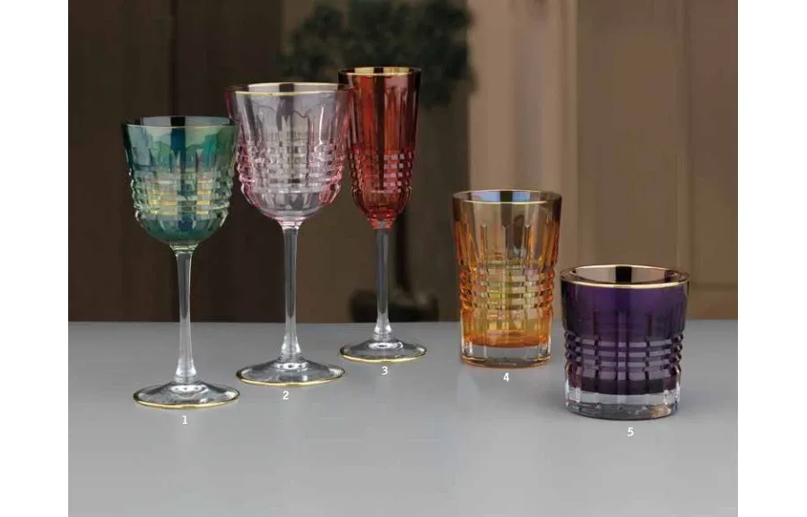 obrazek 1 Kolorowe kieliszki i szklanki do alkoholu lub drinków