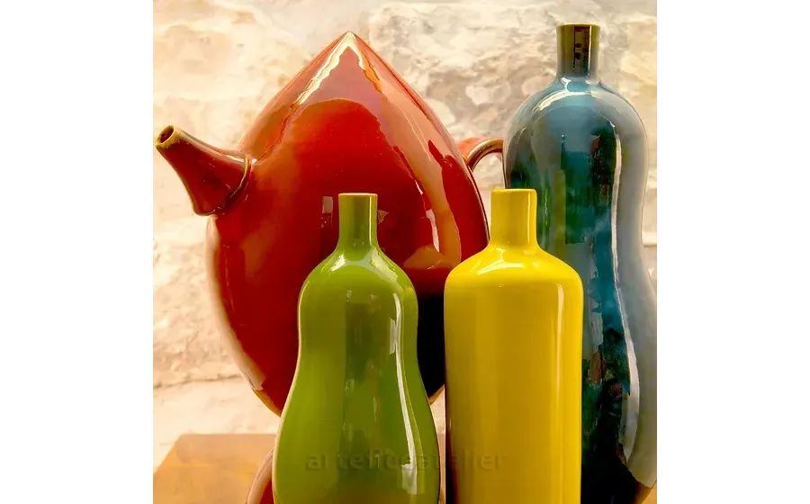 obrazek 3 Ceramiczny kolorowy dzbanek na wodę lub wino