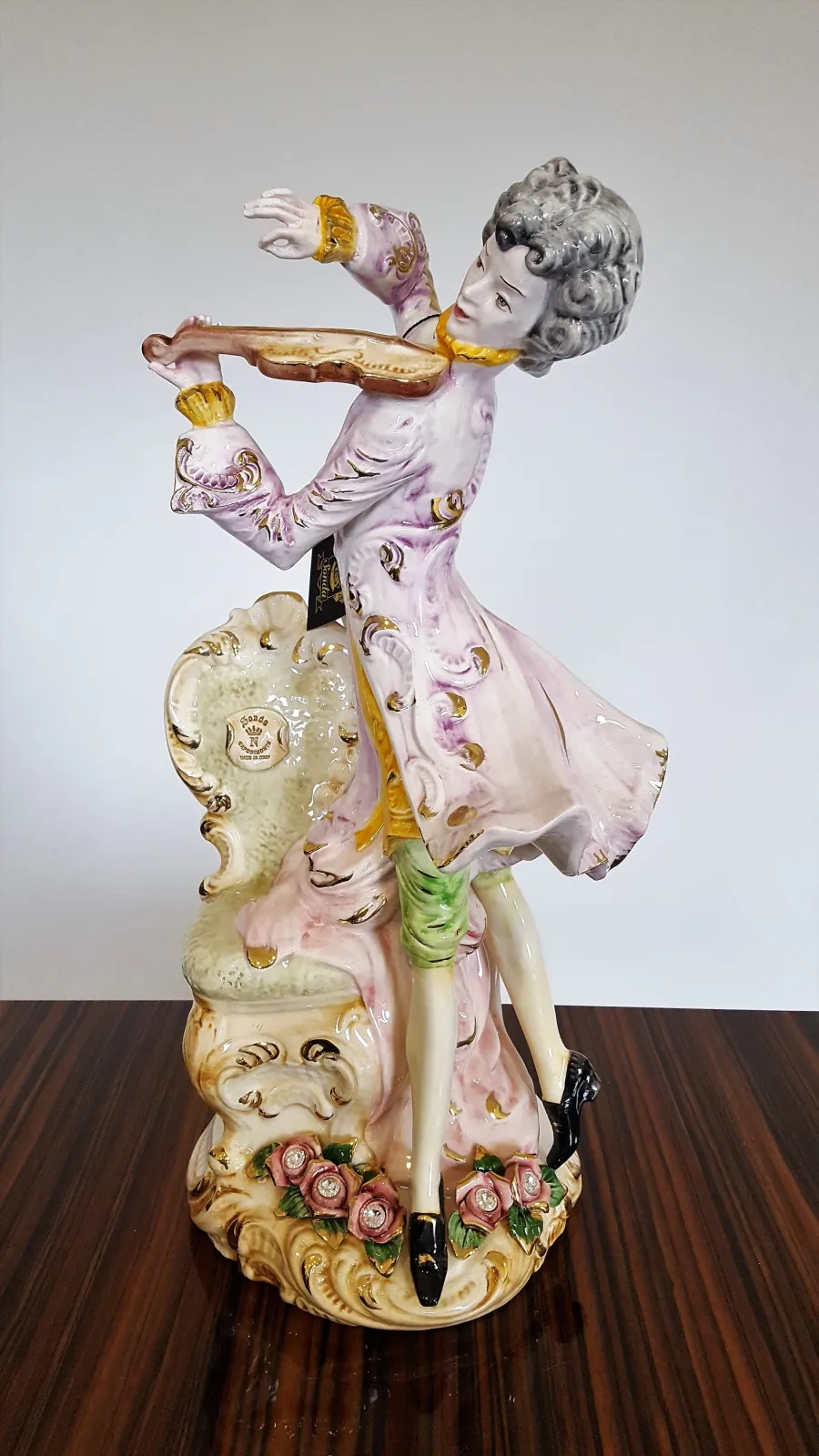 picture 2 Ceramic man