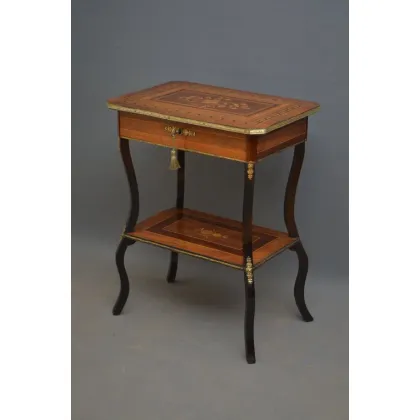 Zdjęcie Oszałamiający, kontynentalny stół do szycia - antyk