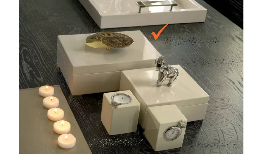 obrazek 1 Pudełko z drewna vory z amonitem i złotymi mosiężnymi dodatkami