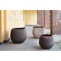 Picture Beautiful flowerpot outside - Atelier Vierkant