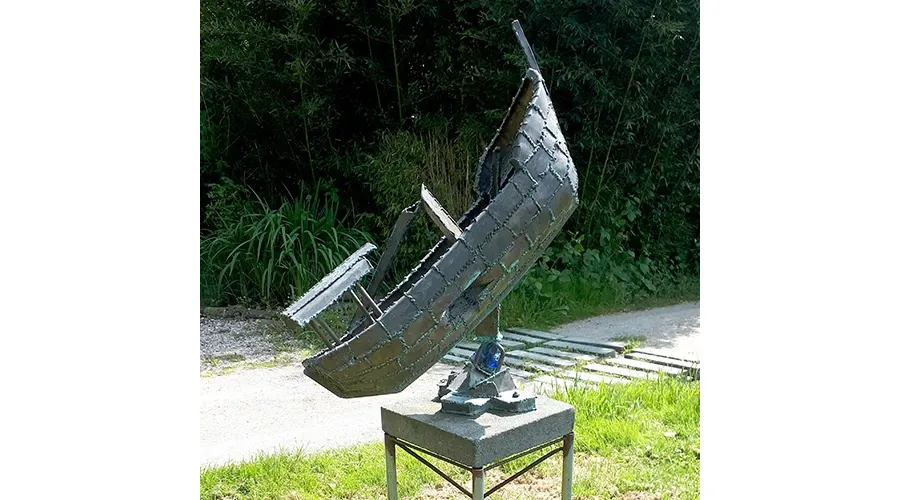 obrazek 2 Nowoczesna rzeźba do ogrodu "Utracony ładunek"