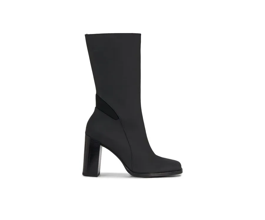 obrazek 1 Calvin Klein Jeans Botki Heel Zip Boot Lth Wn YW0YW01113 Czarny