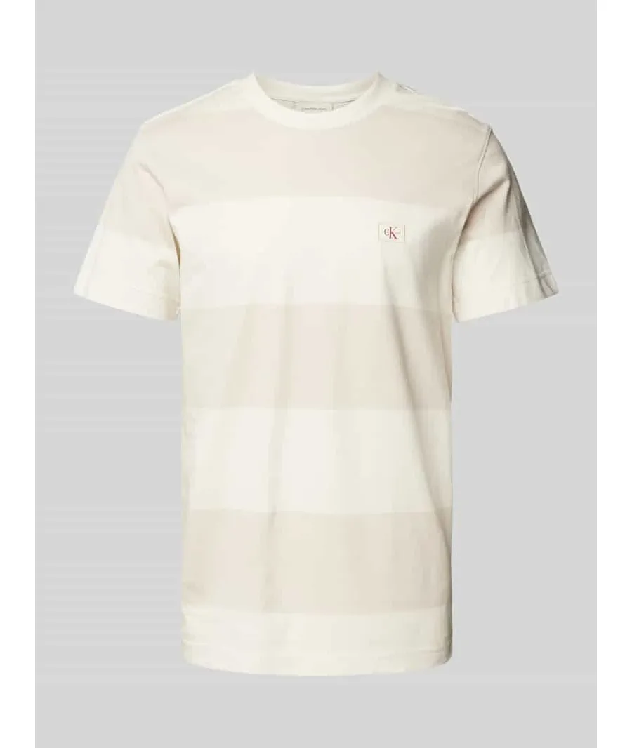 obrazek 1 T-shirt z naszywką z logo