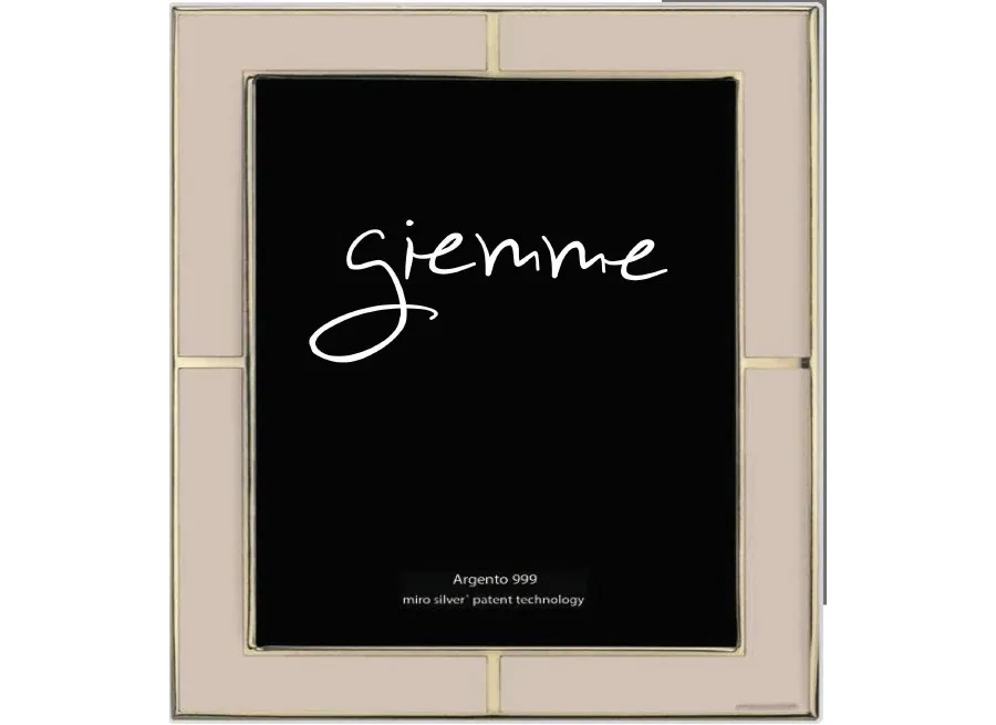 picture 1 A stylish photo frame for a unique interior