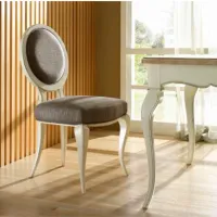 Zdjęcie Wyjątkowe antyczne tapicerowane krzesło z Włoch