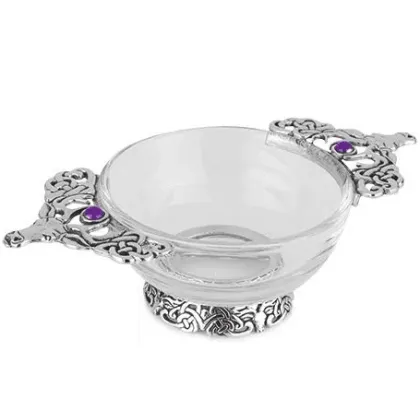 Zdjęcie Szklana czarka Quaich zdobiona motywem jelenia – oryginalny prezent w szkockim stylu