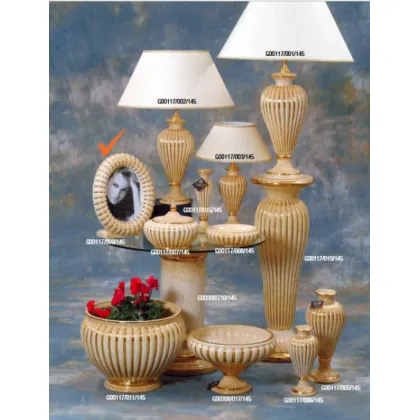 Zdjęcie Okrągła ceramiczna ramka do zdjęć zdobiona złotem