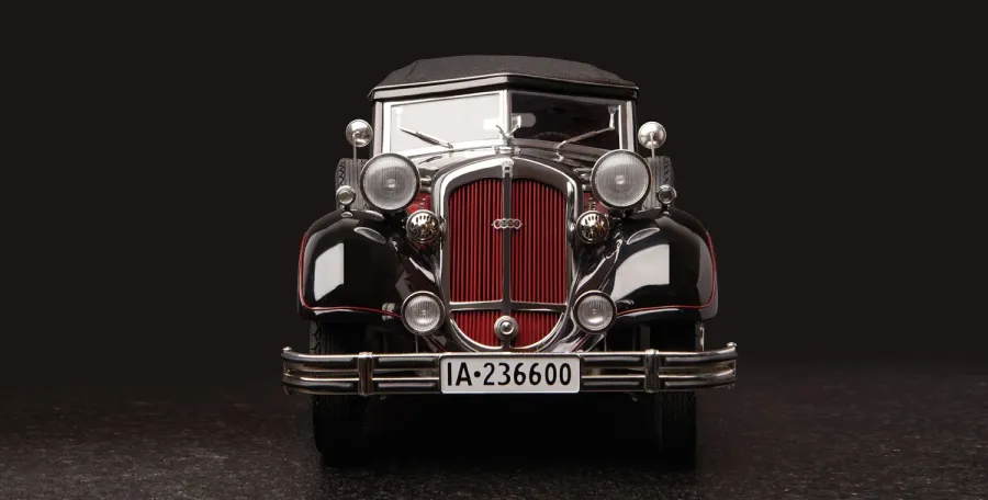obrazek 12 Replika Horch 853, 1937 czerwono-czarny, skala 1:12