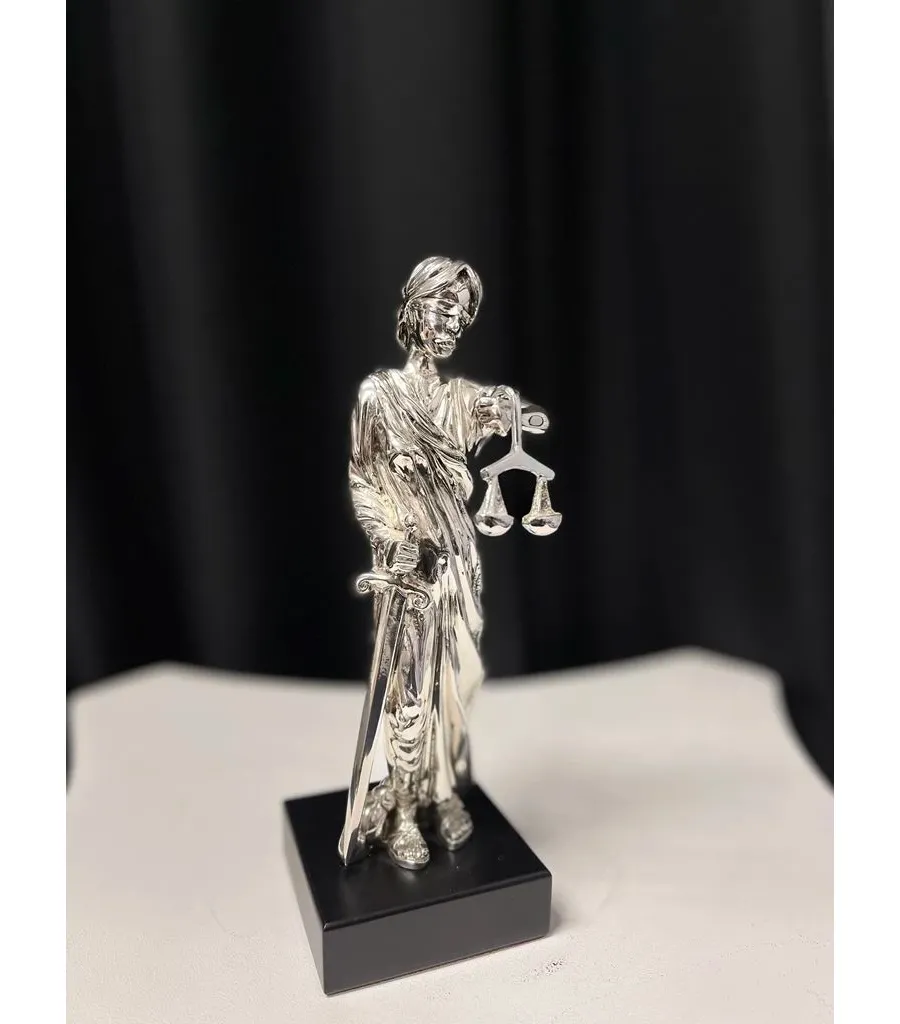 obrazek 1 Temida - bogini sprawiedliwości - idealny prezent dla prawnika!