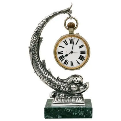 Picture Desk decoration - figure with a clock