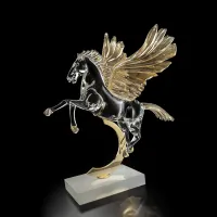 Zdjęcie Elegancka rzeźba Murano przedstawiająca Pegaza na szklanej podstawie